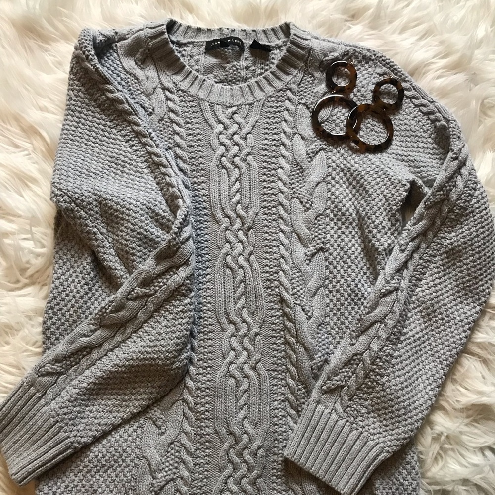 SMALL GREY CABLE KNIT SWEATER
